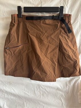 REI Brown Women's Outdoor Skort with Black Belt Detail